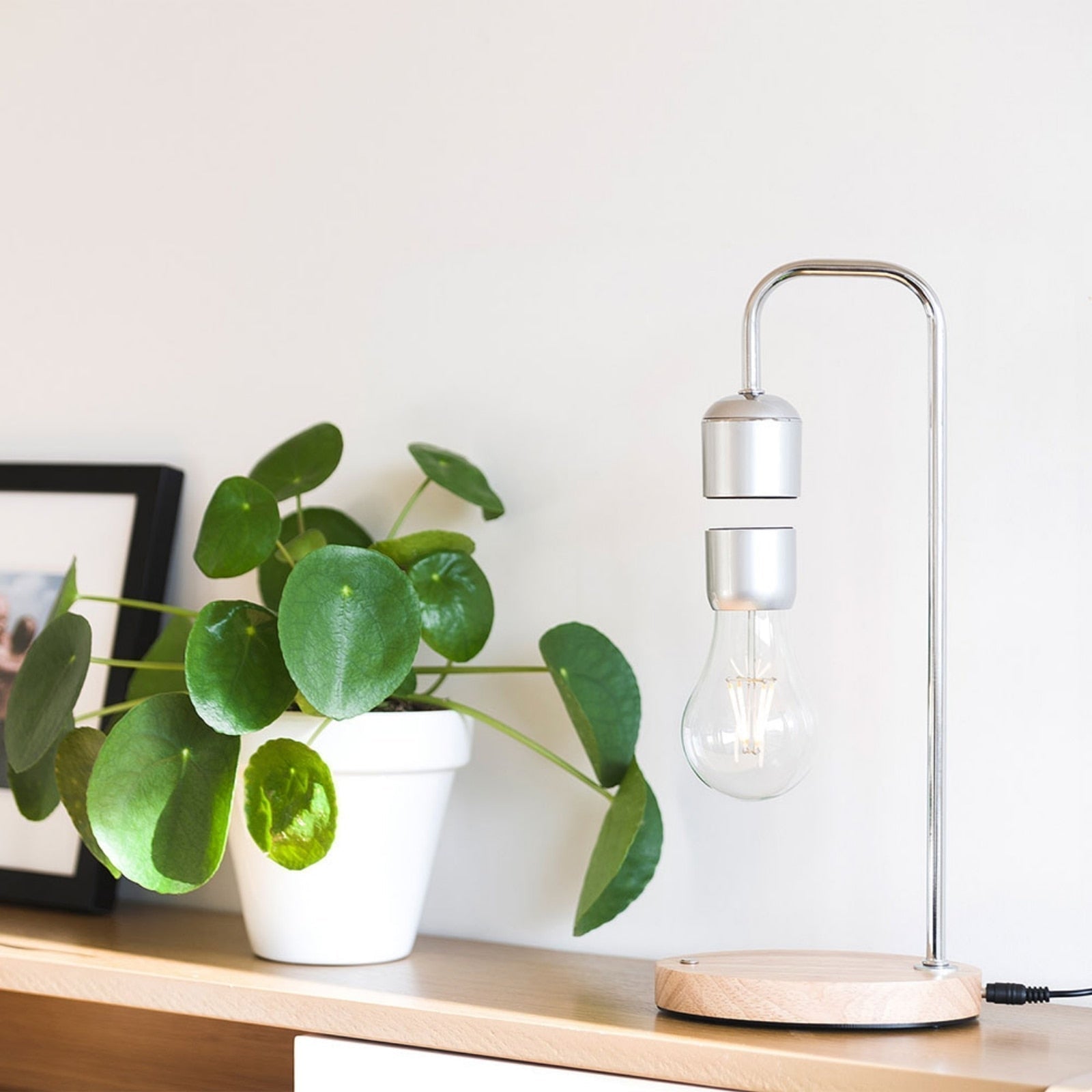 Levitating Smart Lamp 